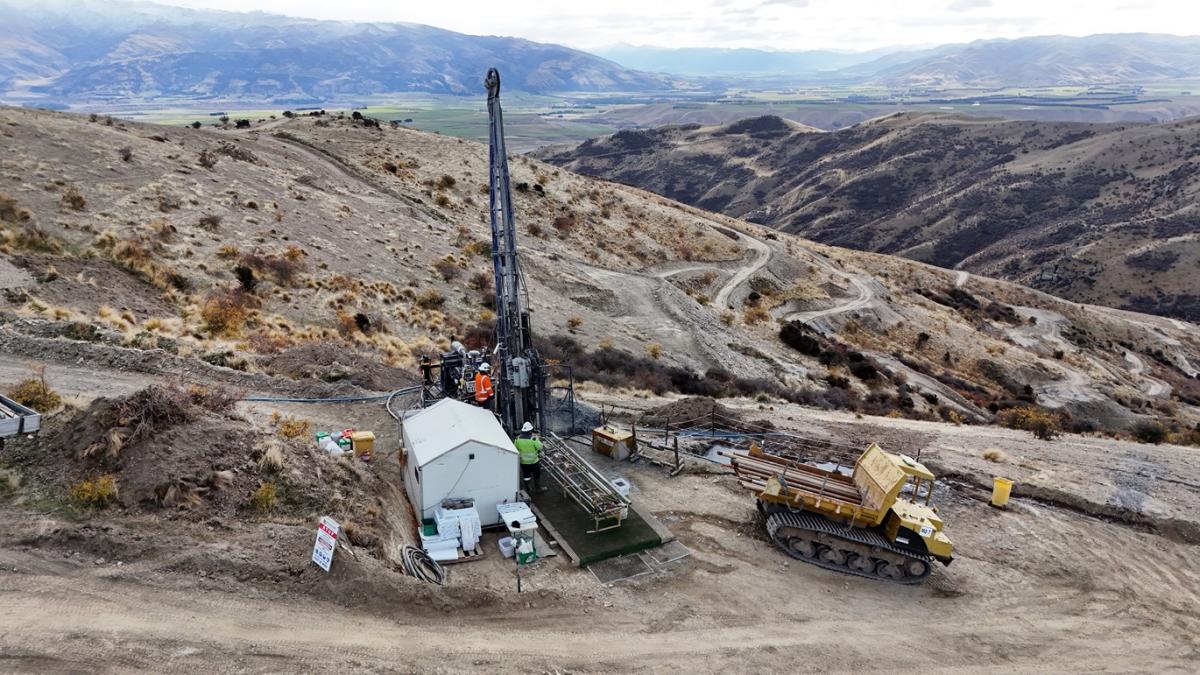 Blasting 'massive hole' in conservation area 'not the done thing'