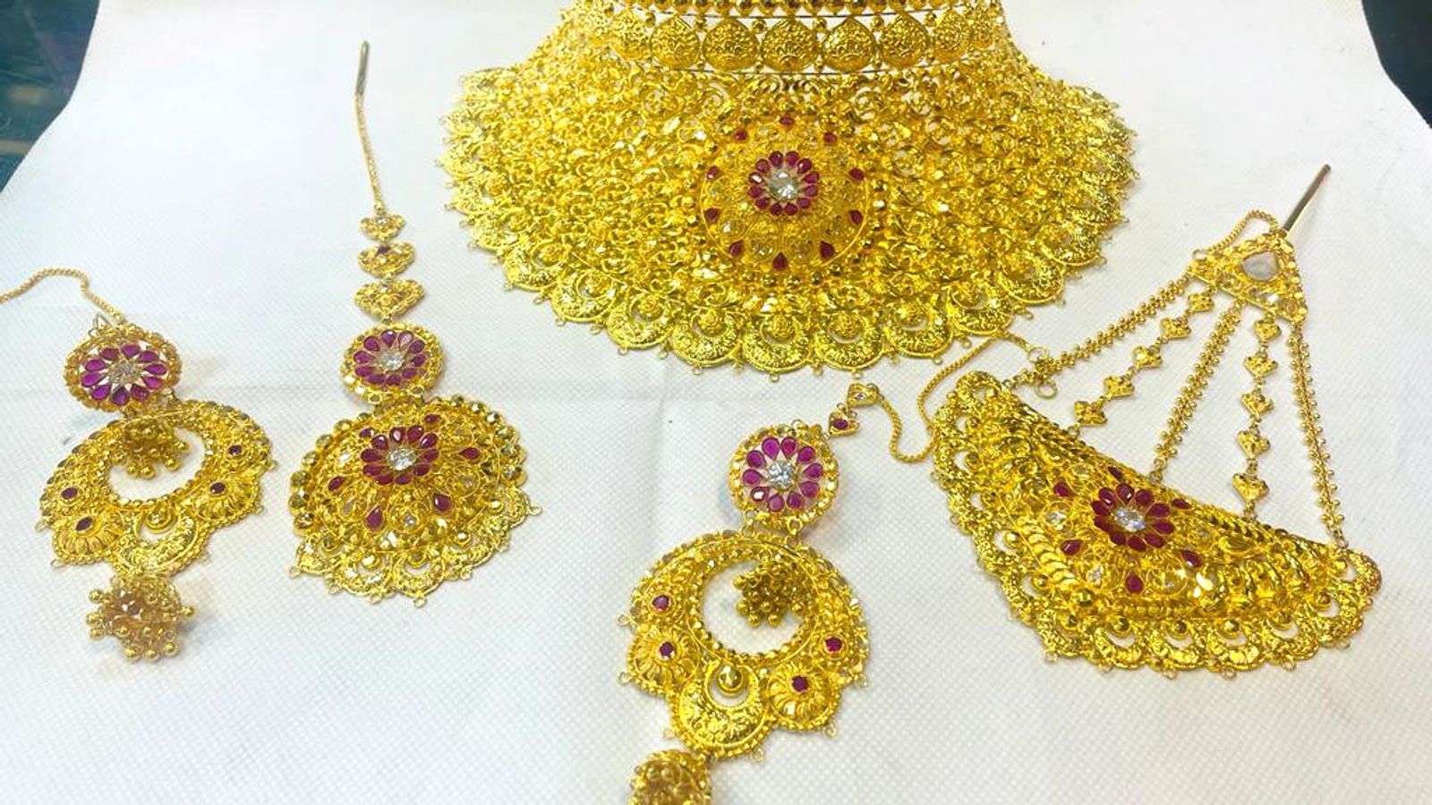 Images of stolen jewellery worth up to half a million have been shared by police. Pic: Met Police