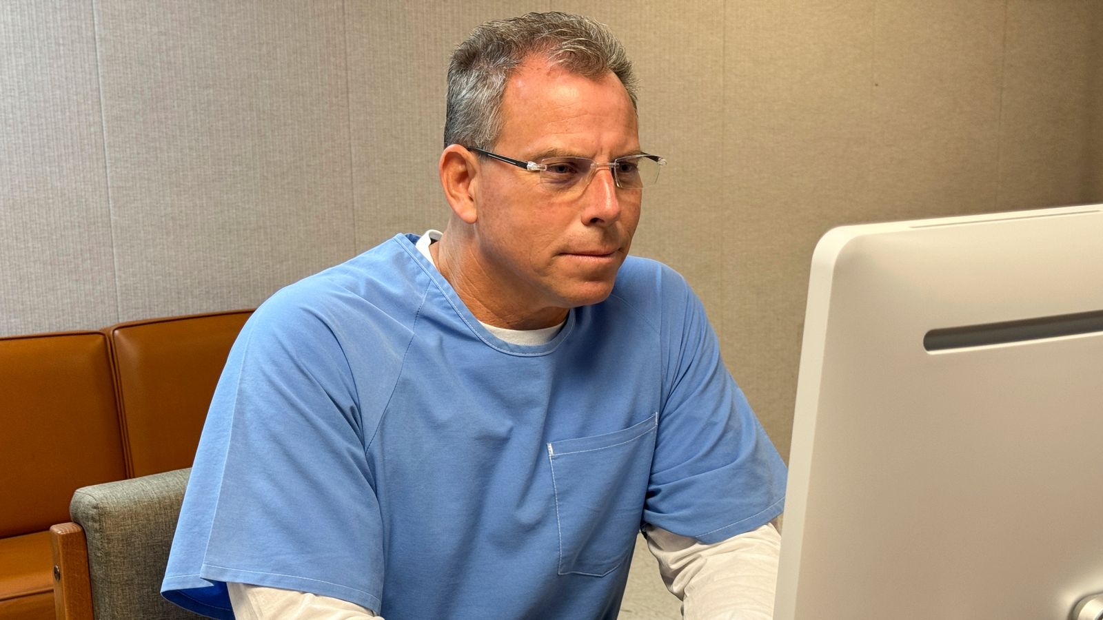 Erik Menendez appears before the parole board via video link. Pic: AP