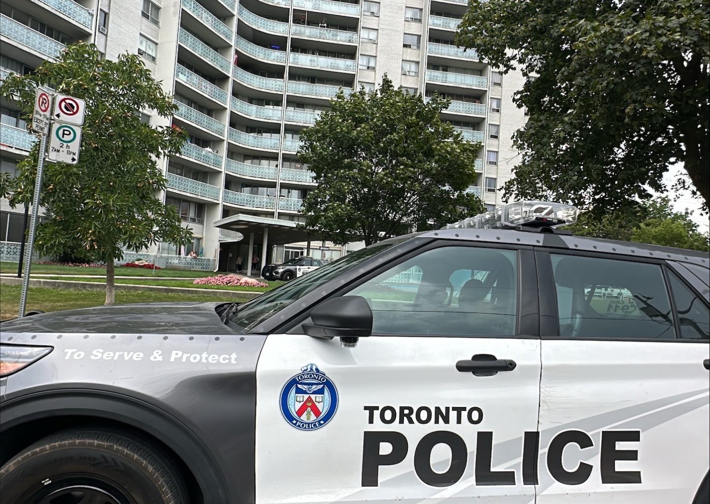 Male dies after stabbing at East York apartment, suspect in custody