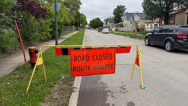 Stolen vehicle swerves into Winnipeg construction site, crashing into 3 parked vehicles, police say