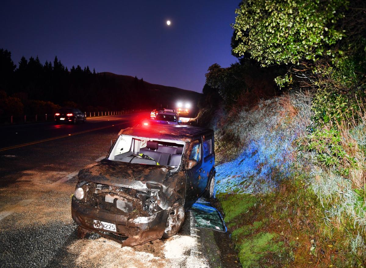 One injured after car hits bank on motorway