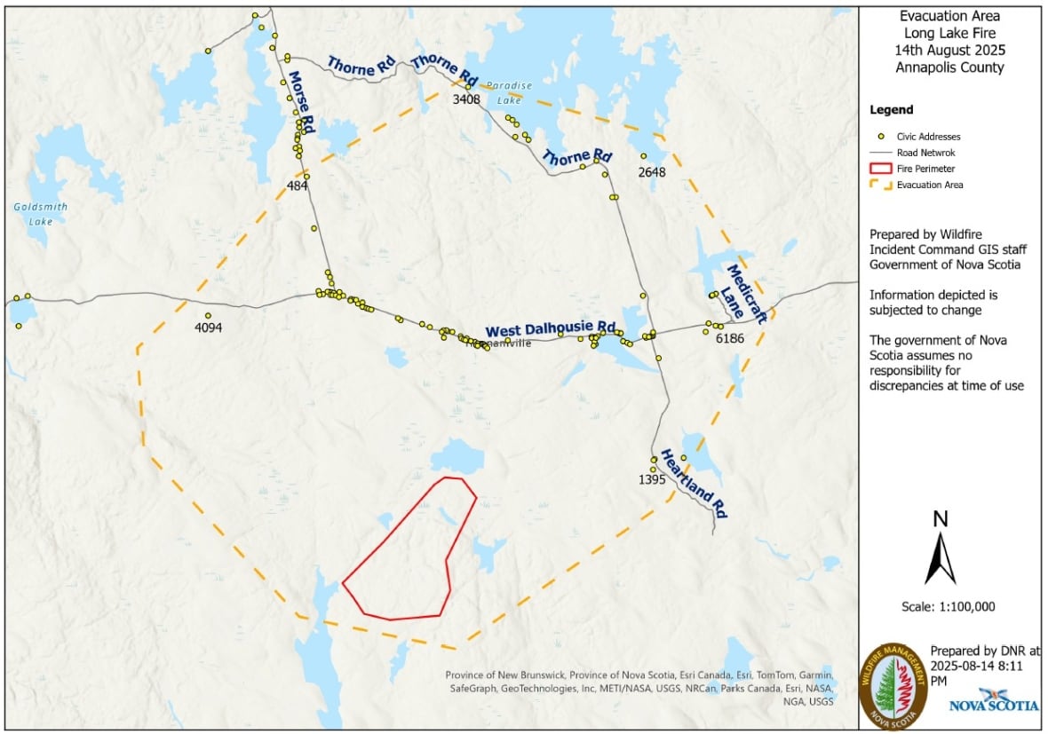 A map shows a dotted yellow line indicating the evacuation zone and a red line showing the perimeter of the Long Lake fire near West Dalhousie, N.S.