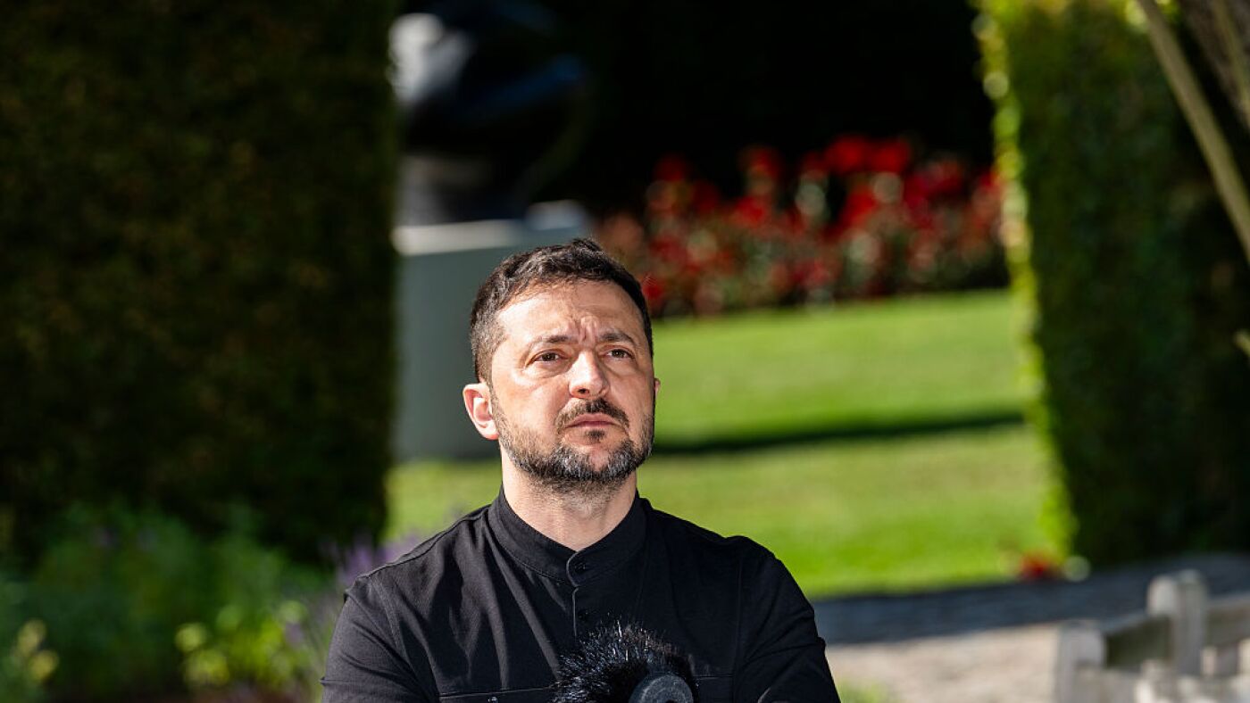 With summit looming, Ukraine's Zelenskyy says he won't give land to Russia : NPR