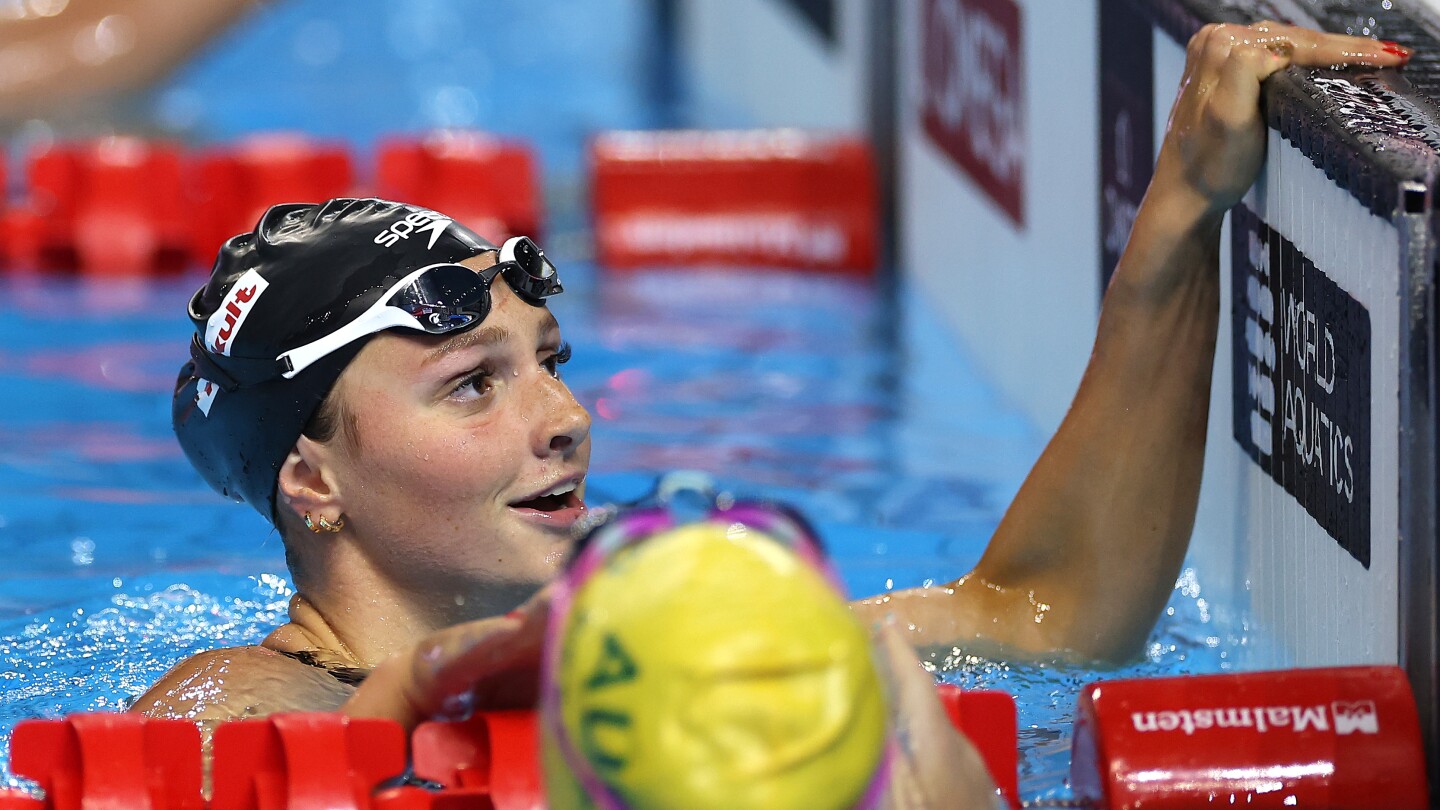 Summer McIntosh caps historic swim worlds with fourth individual gold; U.S. tops medal standings
