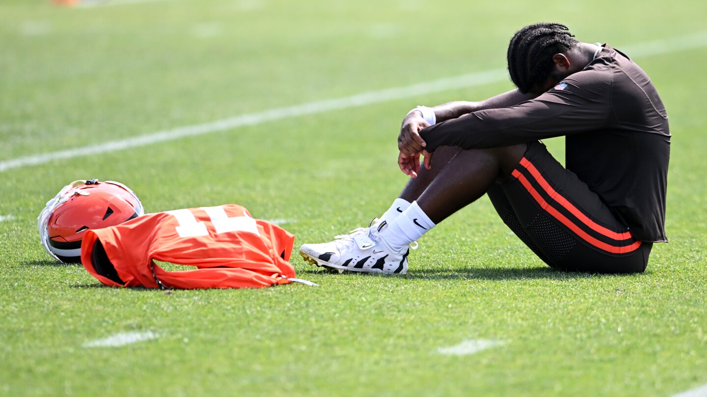 Opportunity knocks for Shedeur Sanders