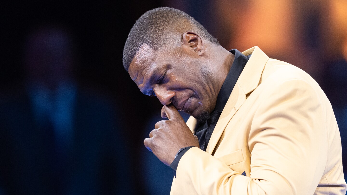 Antonio Gates makes history, becoming Hall of Famer despite not playing college football