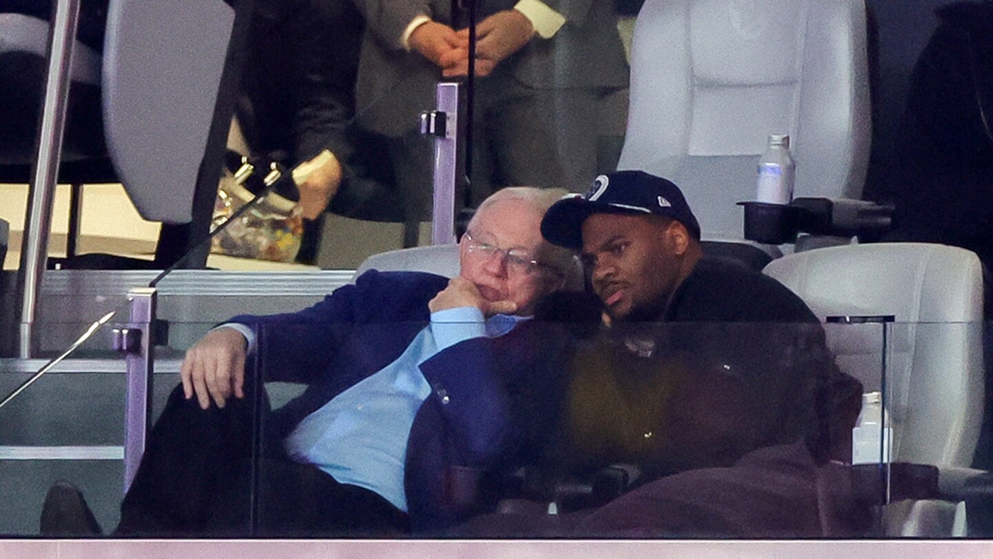 How will Cowboys respond to the Micah Parsons trade request?