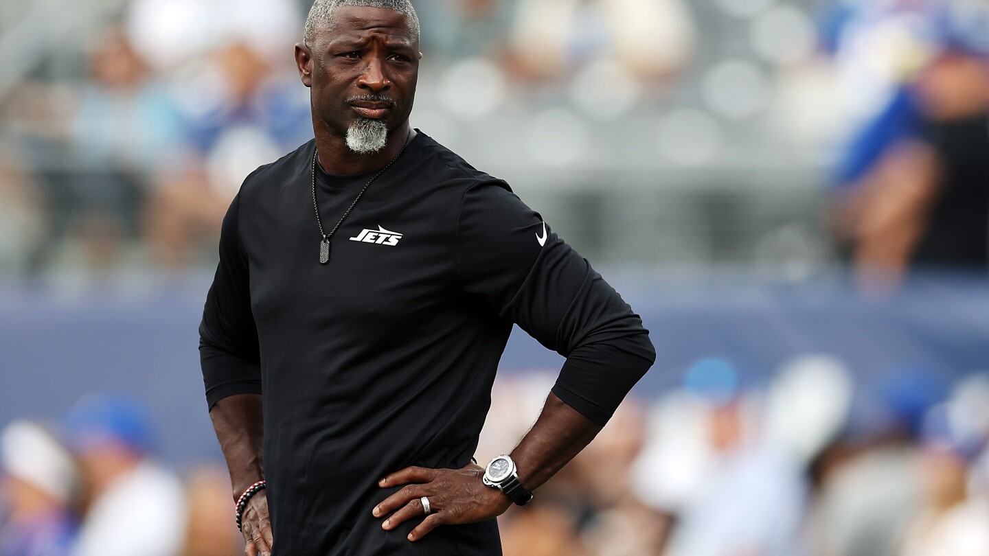 Aaron Glenn: Jets' "sloppy" offense "wasn't good enough" vs. Giants