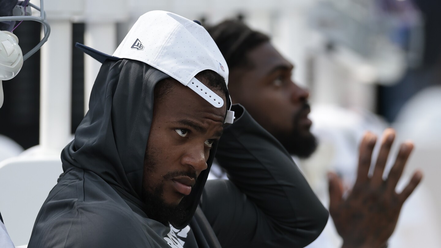 Micah Parsons scrubs social media of any mention of Cowboys