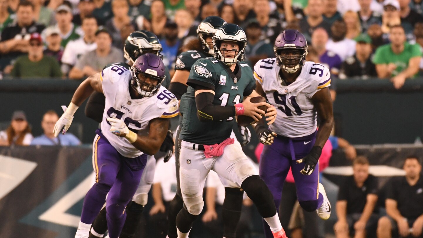 Vikings admit mistake with Sam Howell, roll dice with Carson Wentz