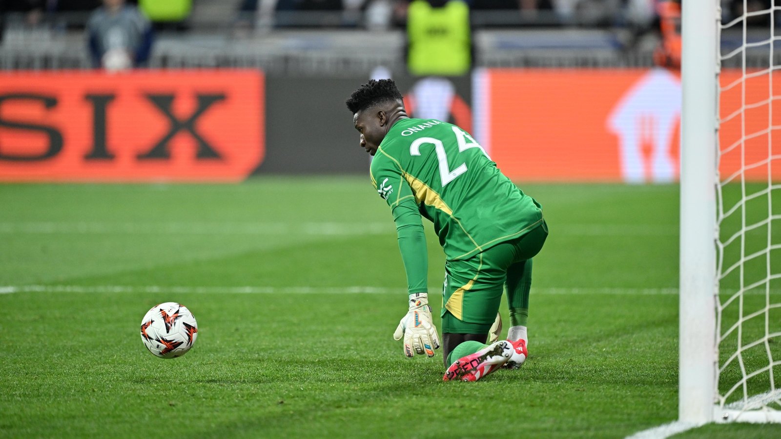 Onana departs Man United with loan move to Trabzonspor