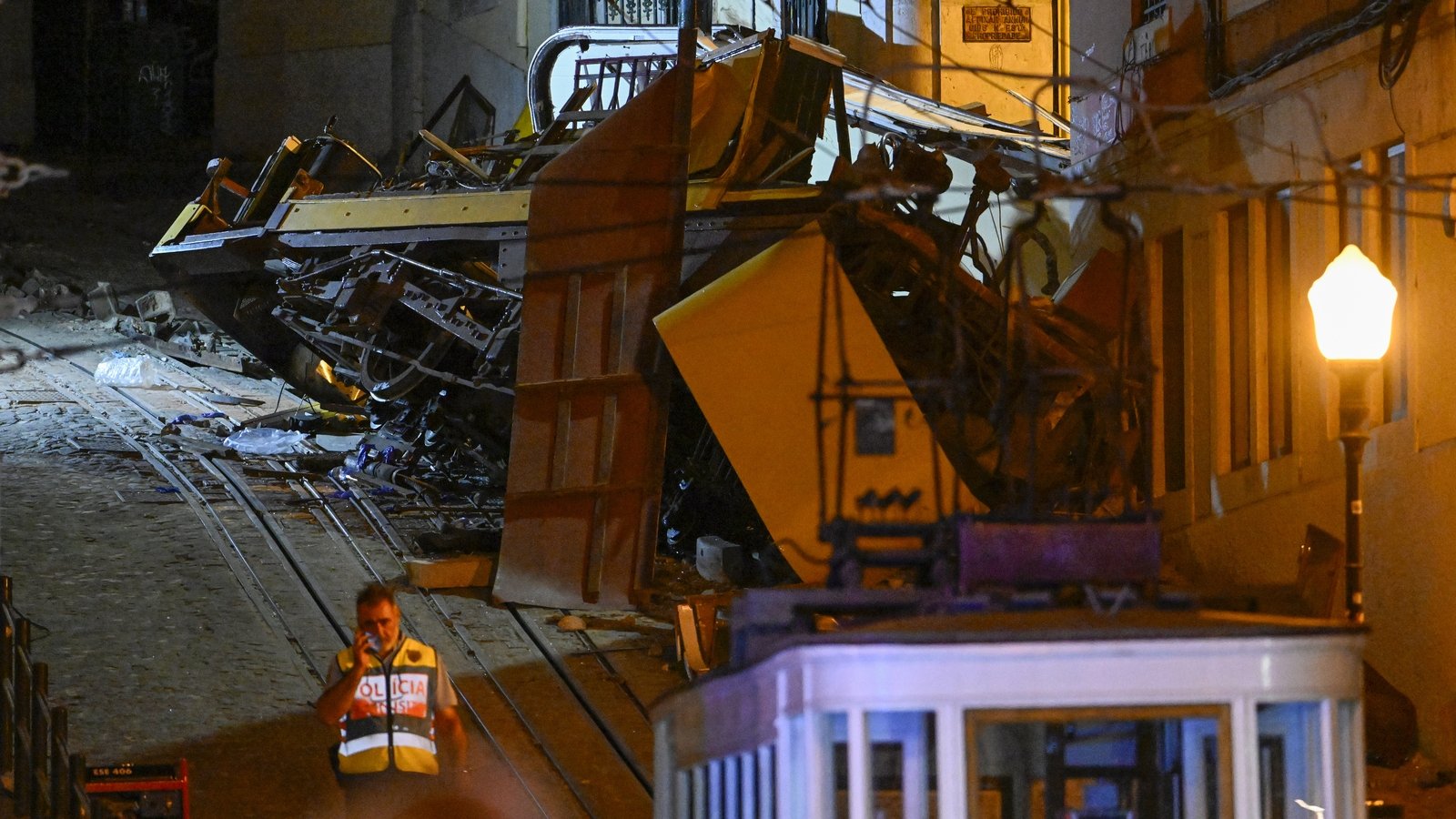 Day of mourning as 15 dead in Lisbon funicular derailment