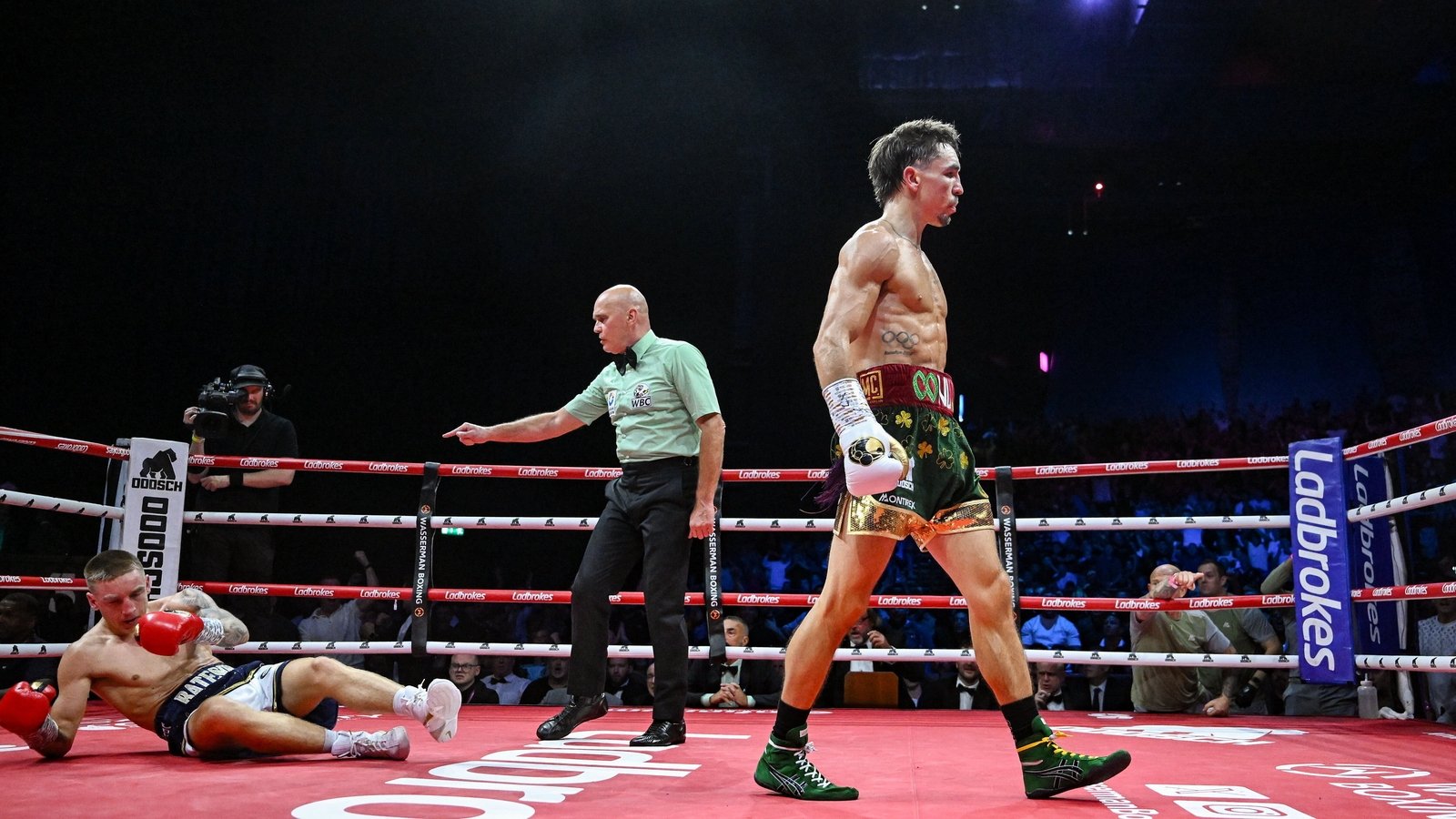 Conlan stops Bateson to reignite title hopes