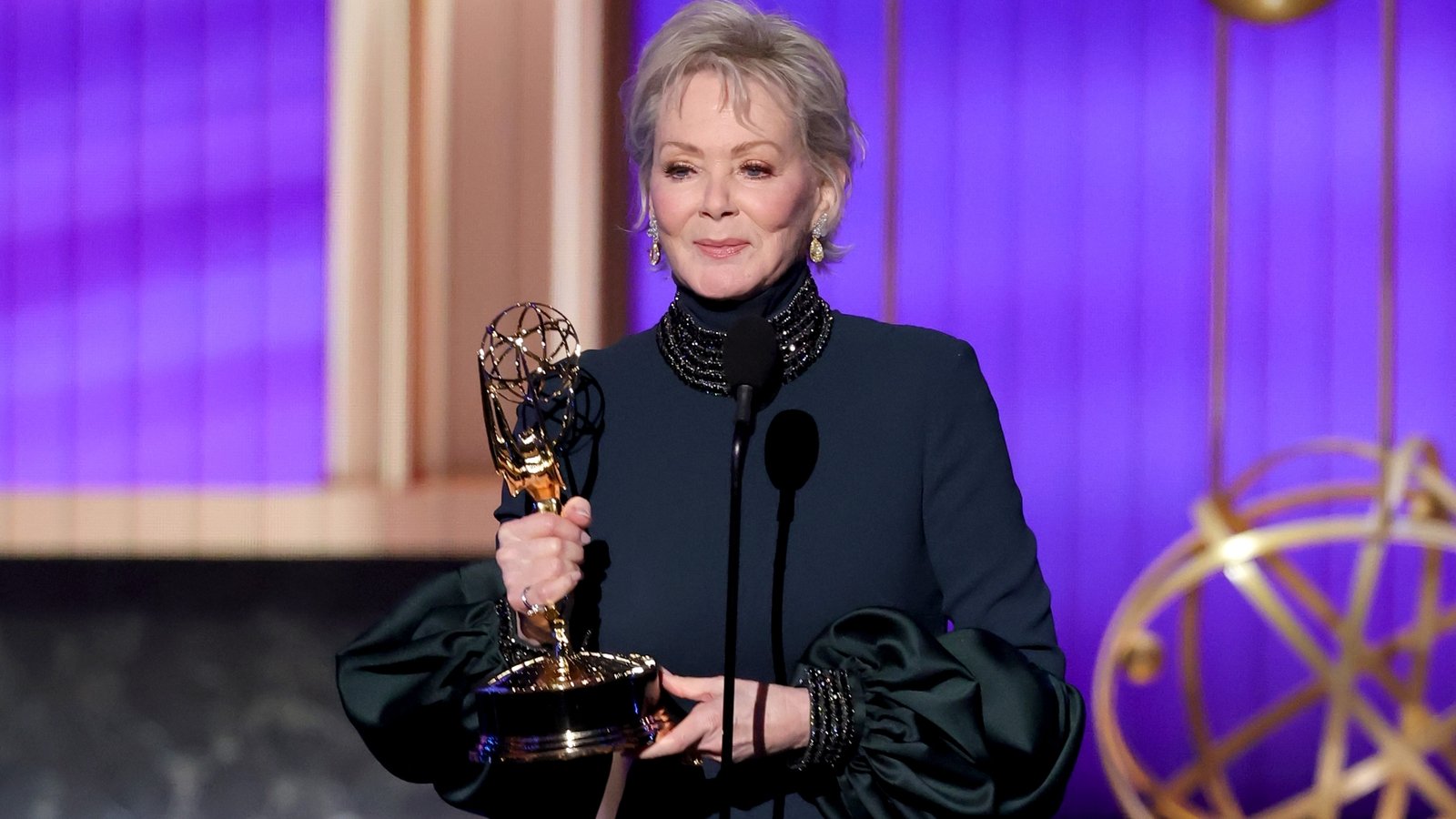 Live: The Emmy Awards - red carpet arrivals - RTE.ie