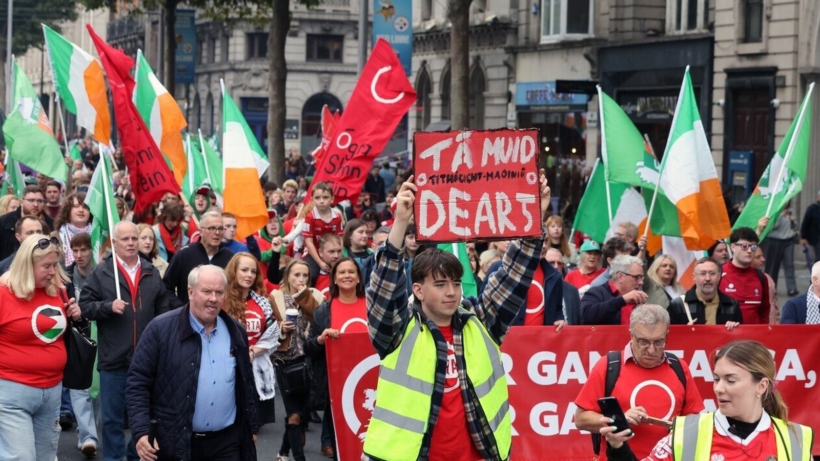 Thousands gather in Dublin for Irish language march