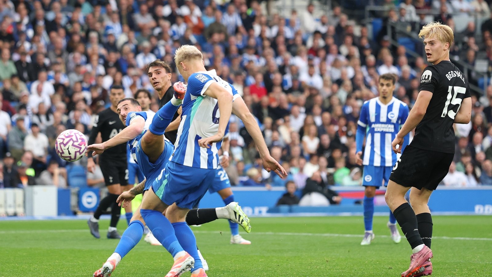Spurs battle back against Brighton