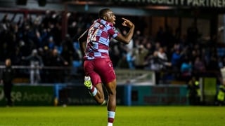 22 September 2025; Dare Kareem of Drogheda United celebrates after scoring his side's first goal during the SSE Airtricity Men's Premier Division match between Drogheda United and Shelbourne at Sullivan & Lambe Park in Drogheda, Louth. Photo by Ben McShan