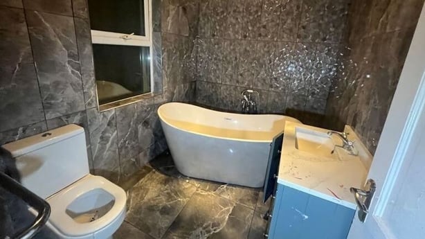 Large bathroom at the 'Blondie' house in Longford