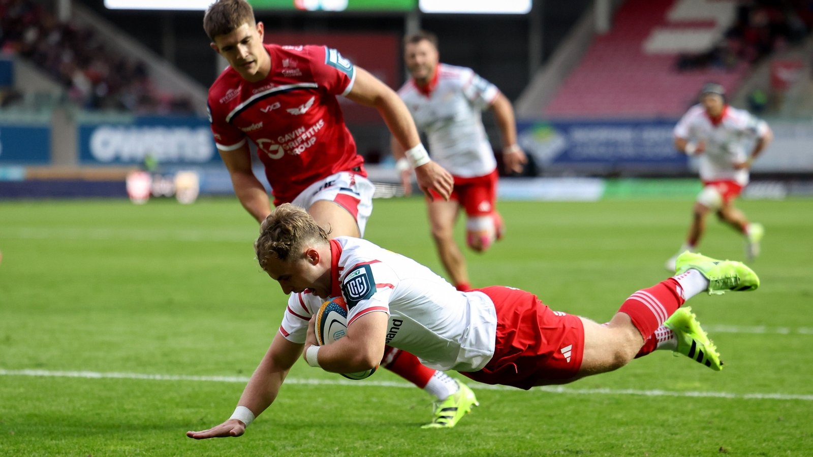 Munster start off with impressive win at Scarlets