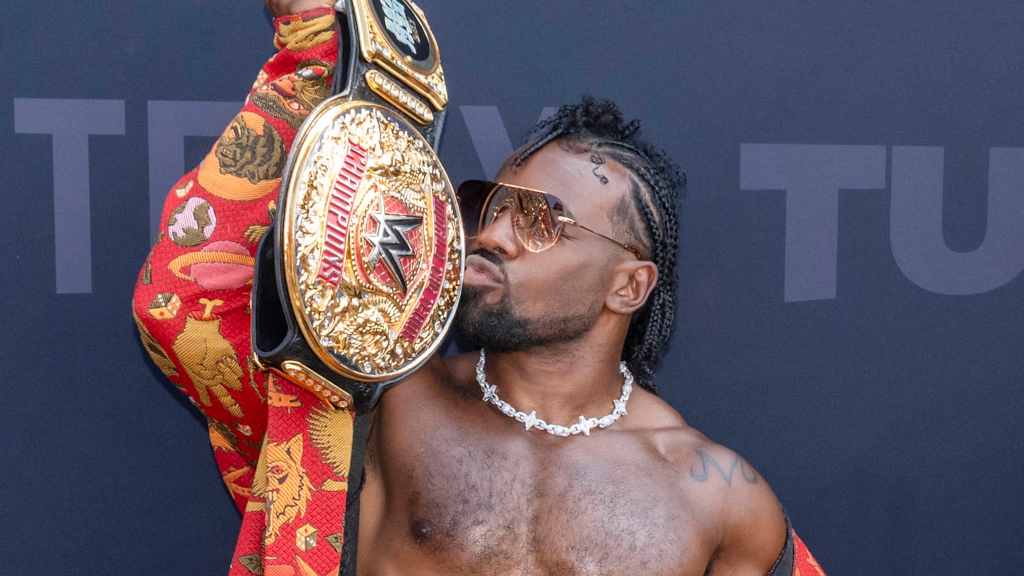 WWE Star Xavier Woods Shares Rather Graphic Post Surgery Photos