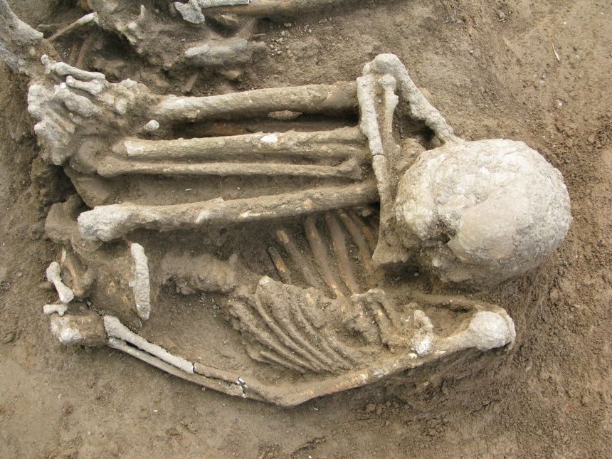 Folding the body into a squatting position was typical of pre-Neolithic burials in southern China, said lead study author Dr. Hsiao-chun Hung. The remains of this middle-aged woman who lived 8,000 to 6,700 years ago, found at Liyupo in Guangxi, were smoke-dried prior to burial.