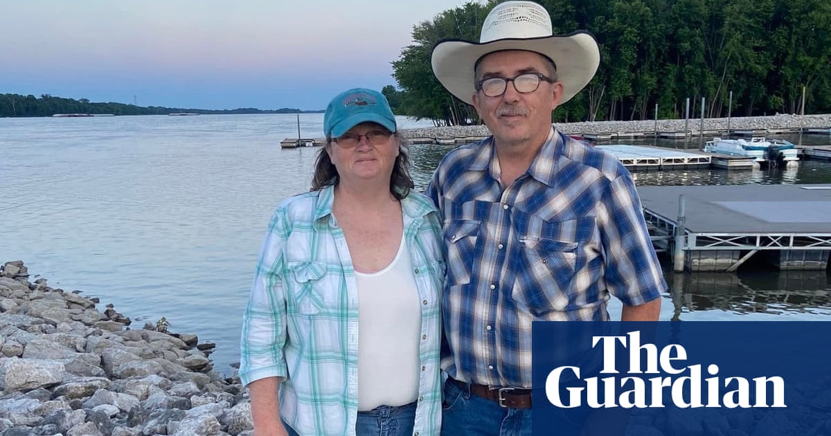 Irish woman with green card faces US deportation over $25 bad cheque | US immigration