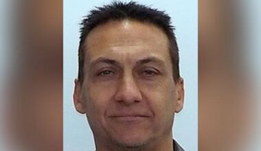 Wife of Victoria gunman urges him to surrender