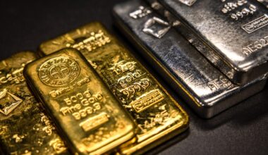 Gold silver rally 2025: record highs amid Fed rate cut expectations