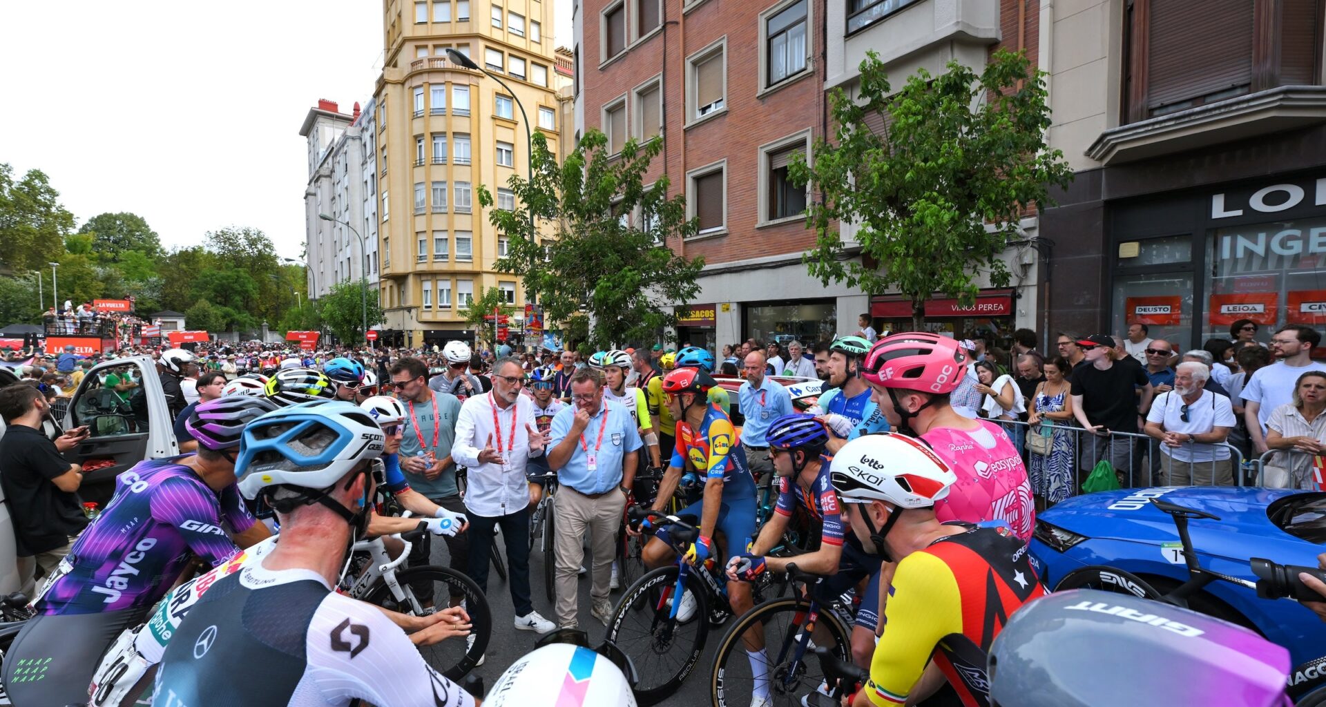 Andrew Hood's-Profile Picture