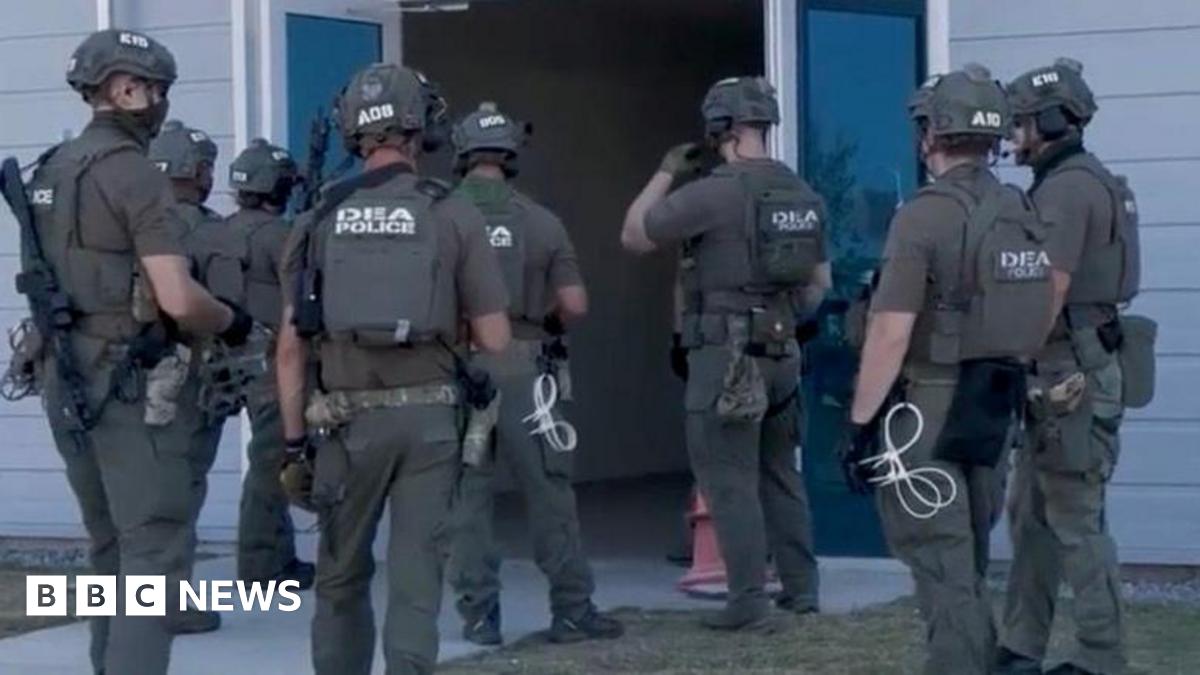 Immigration agents entering the Hyundai battery plant