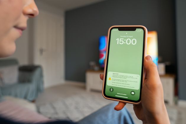 UK residents – and those in Ireland’s border counties – told to ‘keep their cool’ for today’s emergency alert phone test