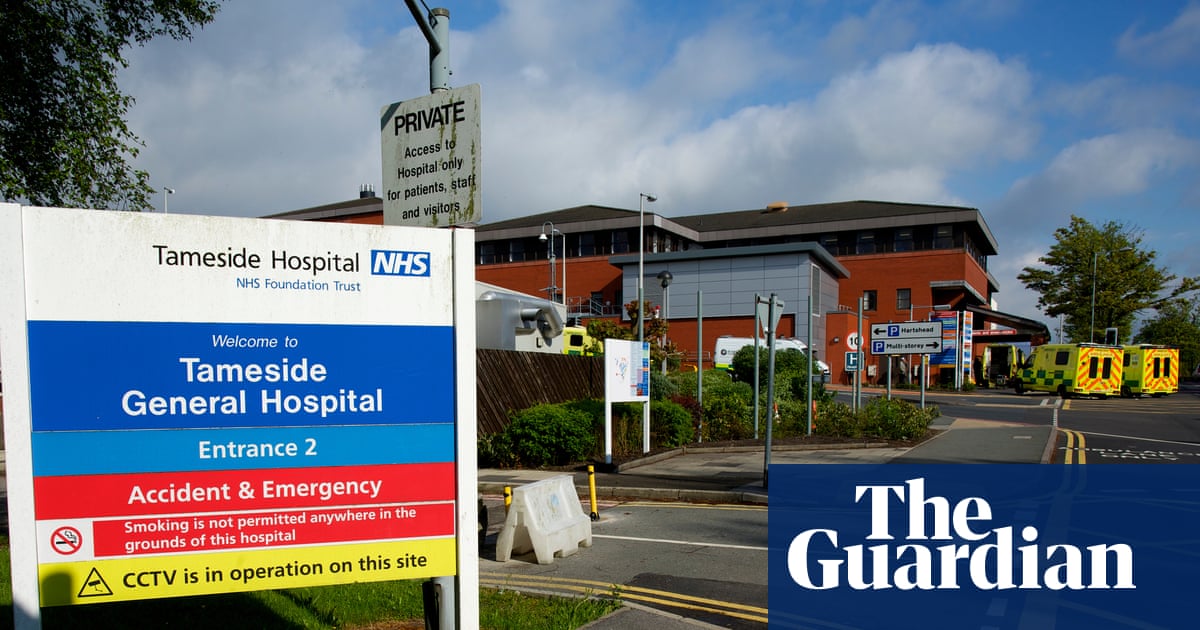 Doctor who left patient during operation to have sex with nurse allowed to practise | Greater Manchester
