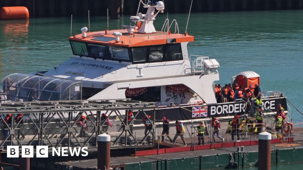 Is the UK-France migrants returns deal workable?