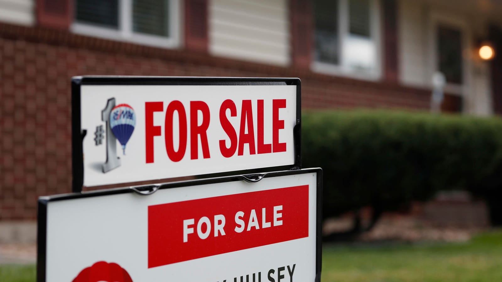 Here’s How Consumers May Benefit From Lower Interest Rates