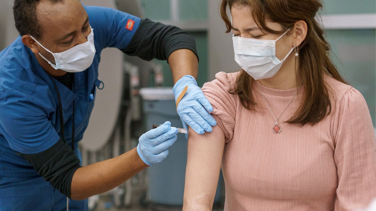 West Coast governors issue COVID-19 vaccine guidance after CDC concerns