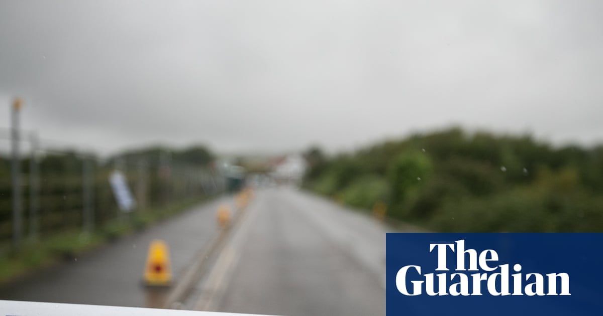 Man dies after falling from hot air balloon in West Sussex | West Sussex