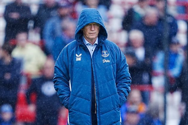 ‘I don't want to sound like an old fart’ – Everton boss David Moyes questions officials after Anfield defeat