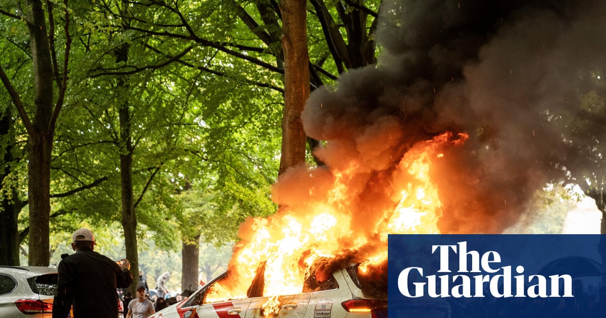 Dutch police clash with anti-immigration protesters in The Hague | Netherlands