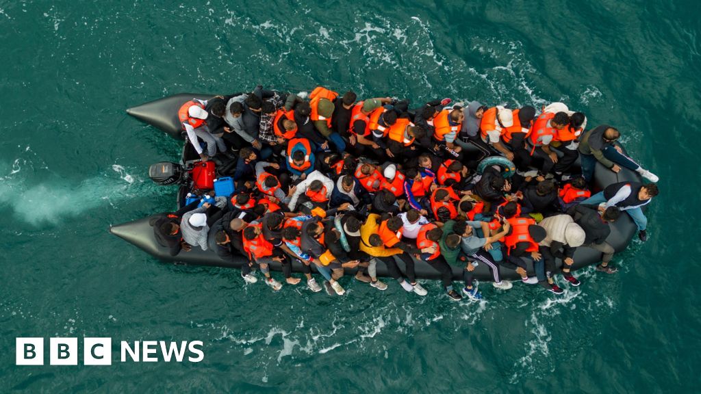 Home Office loses bid to overturn court order blocking migrant's removal