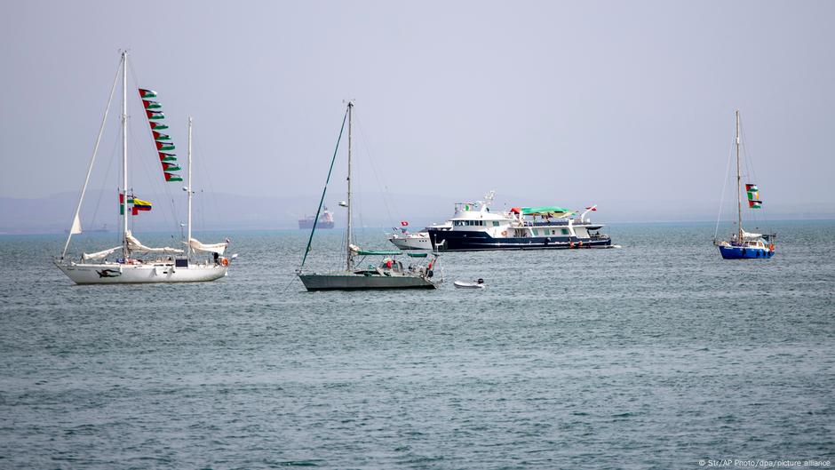 Spain sends navy ship to Gaza flotilla – DW – 09/25/2025