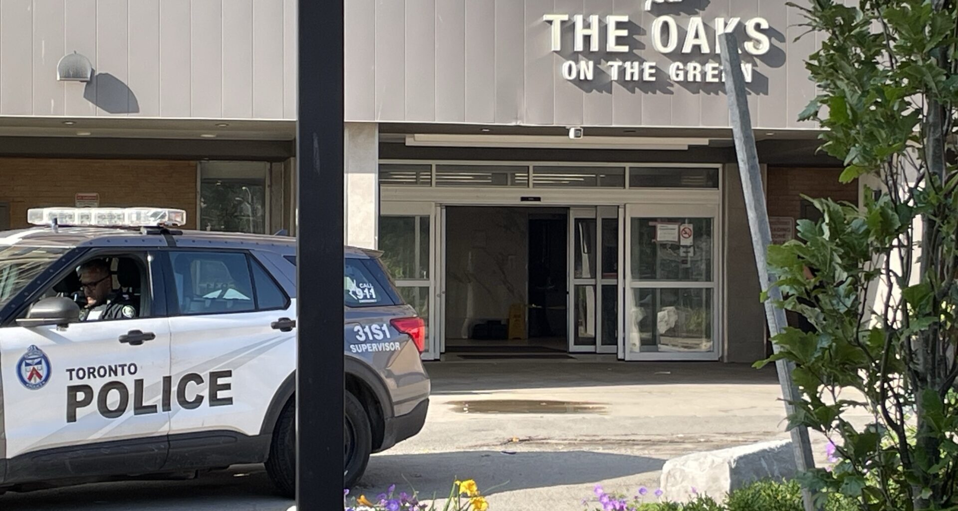 Man, 30s, seriously injured in North York stabbing