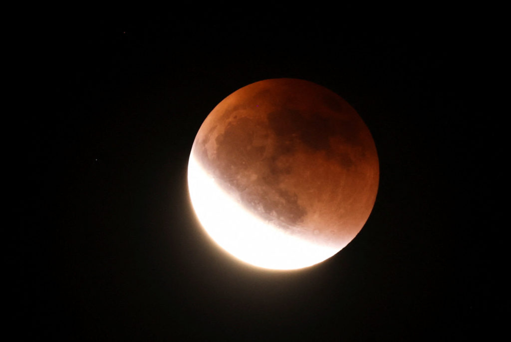 Total lunar eclipse in Cairo