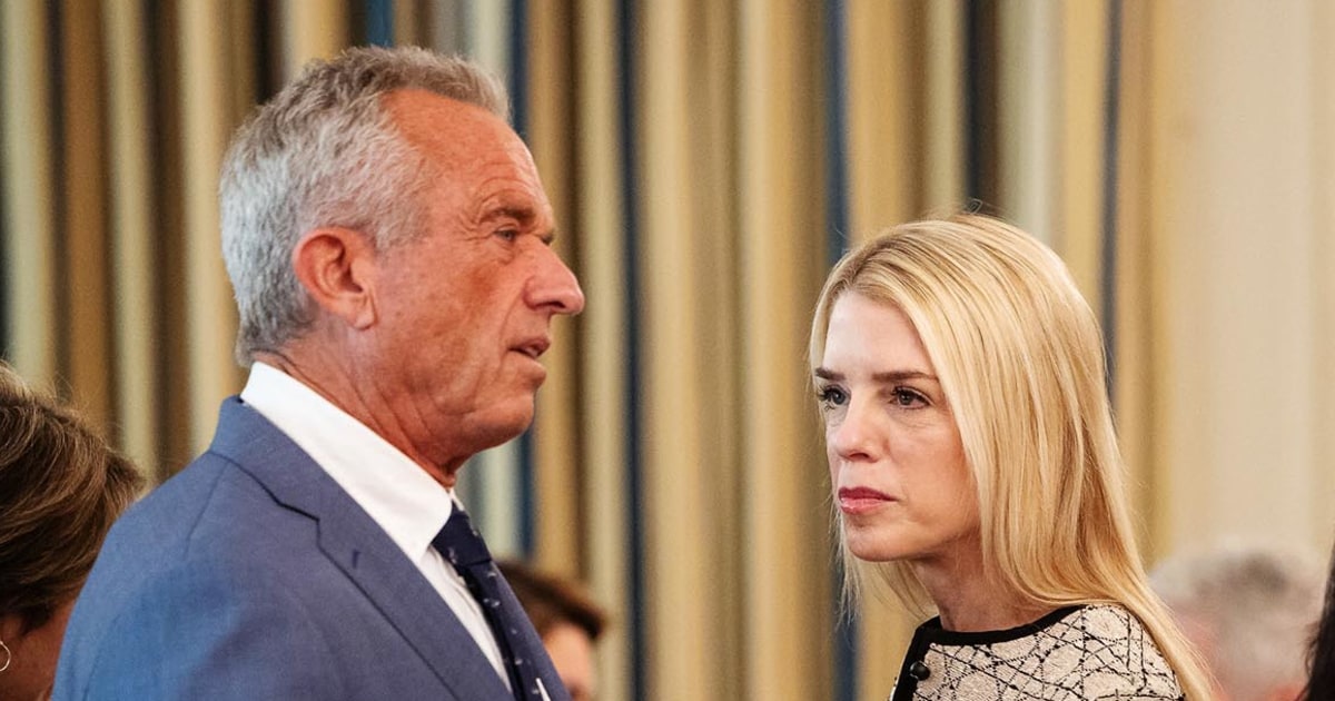 Pam Bondi and RFK Jr. travel to the Chicago suburbs for a crackdown on illicit vape sales