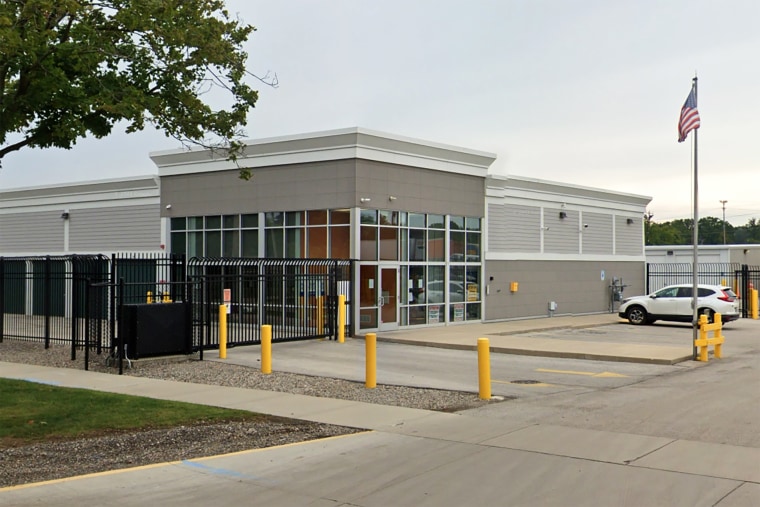 StorSafe of Silver Springs, 5555 N 27th St, Milwaukee, WI 53209, United States