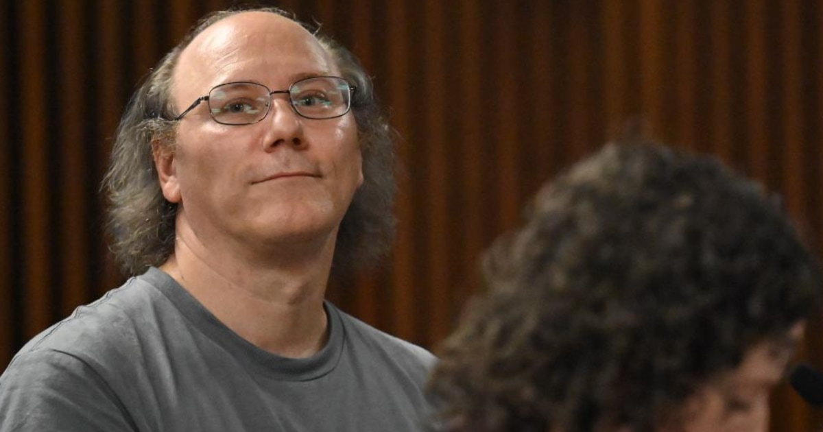 Man arrested after confessing to killing his parents in TV interview