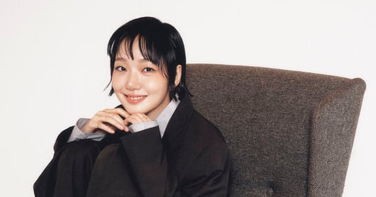 Kim Go-eun Sheds Tears at Drama Presentation, Reveals Personal Loss - 조선일보