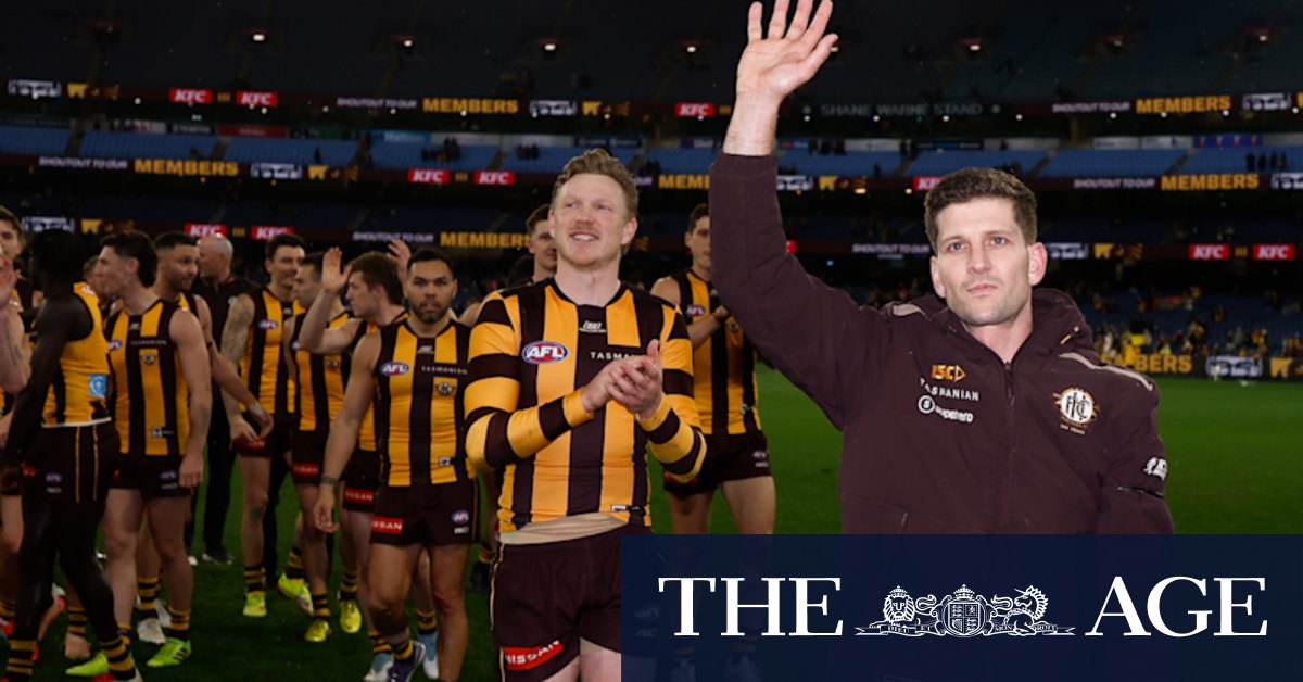 Watch the ump-bump footage that cost a country footballer a league medal for misconduct