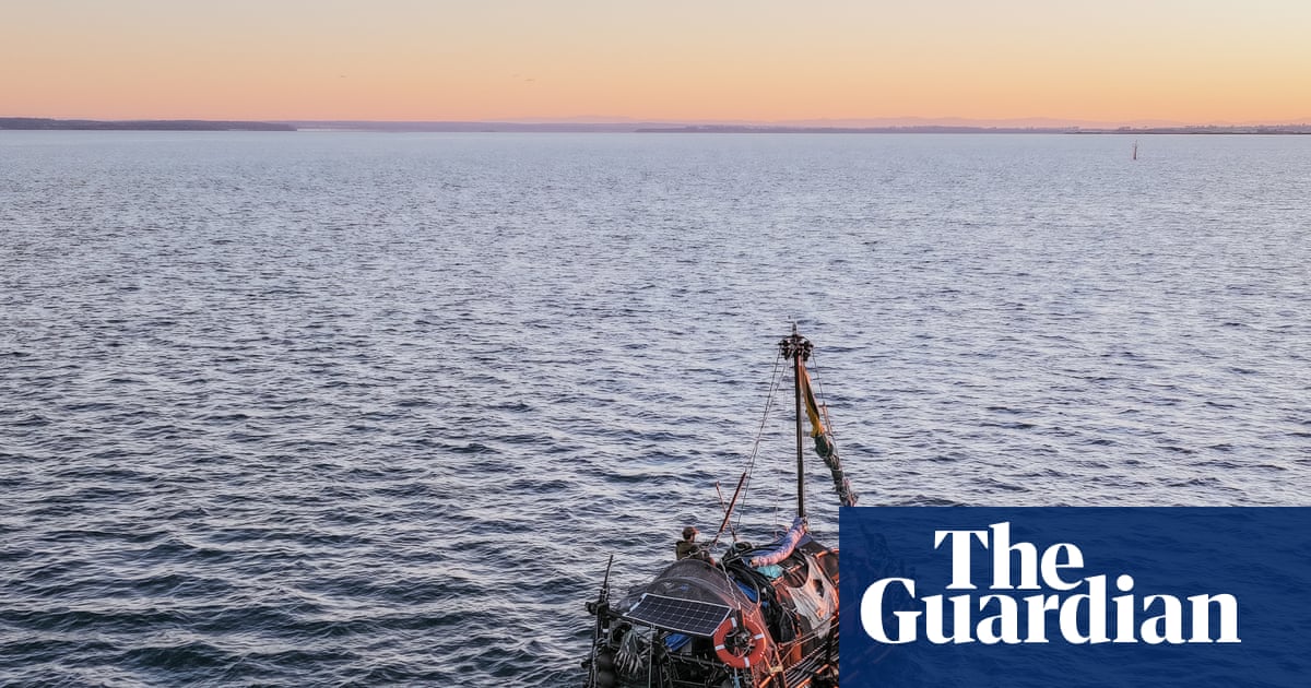 Trash to transport: crossing Bass Strait in a boat made of Tasmanian fish farm debris | Rural Australia