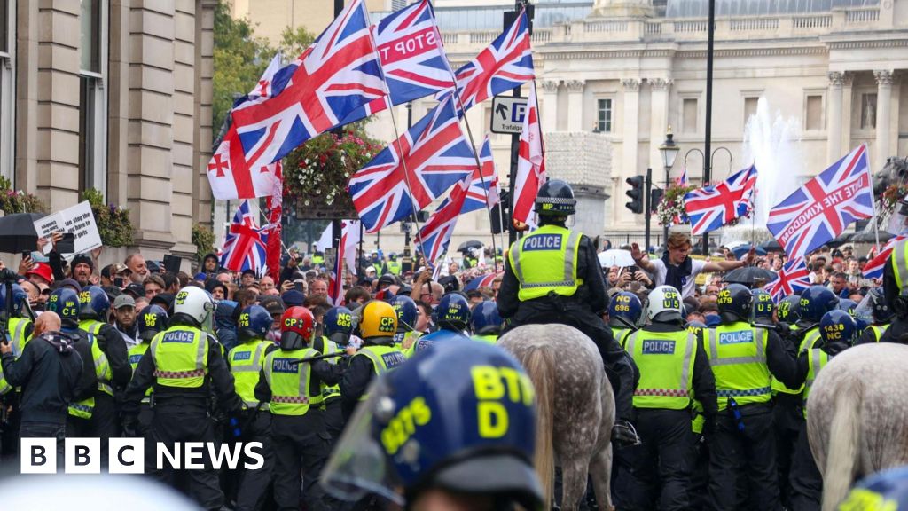 We will never surrender our flag, Sir Keir Starmer says
